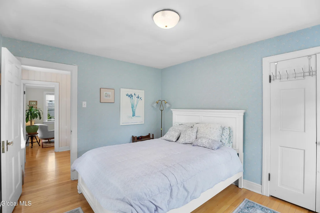Photo of 723 Sanders Avenue