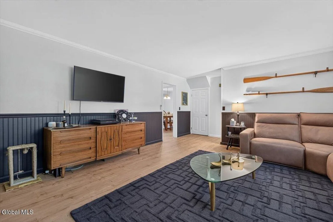 Photo of 8 Cypress Pt