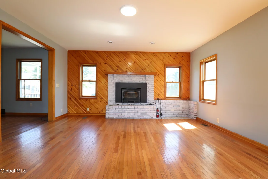 Photo of 319 Melrose Street