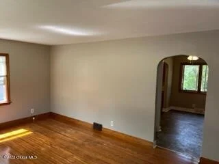 Photo of 2641 Aqueduct Road