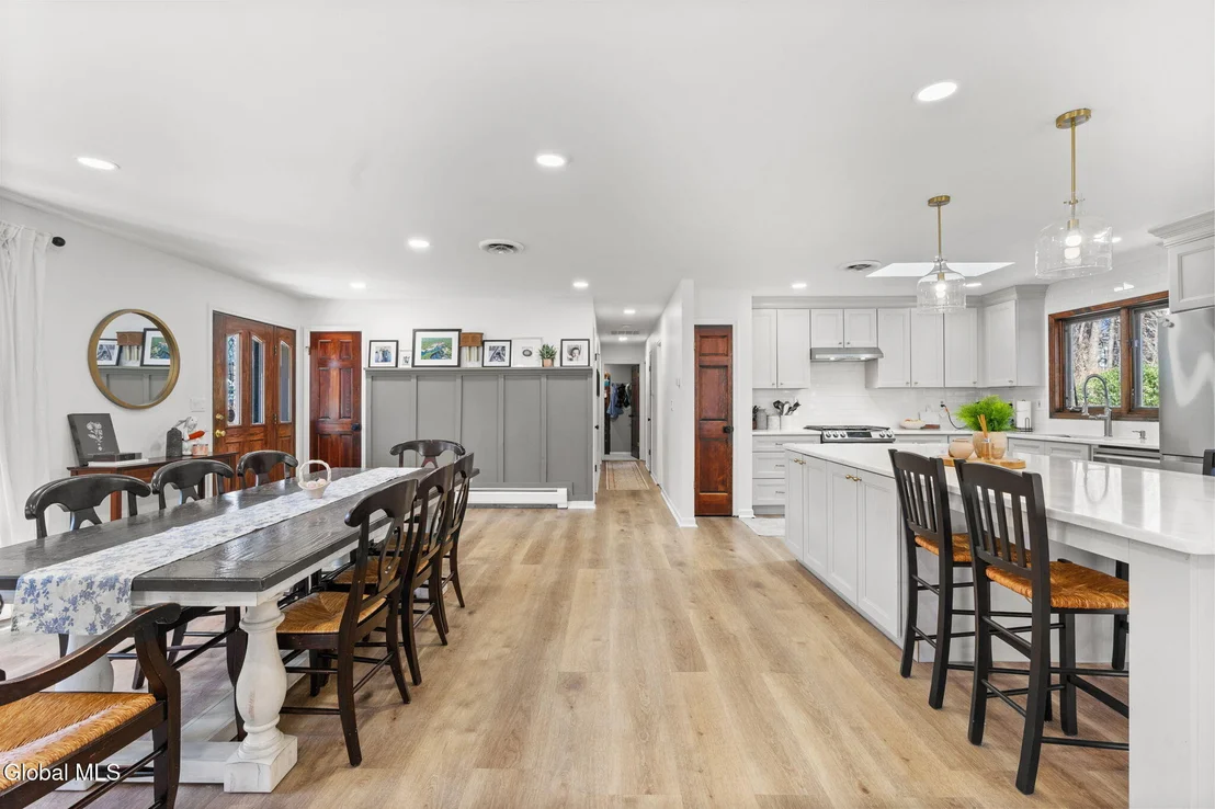 Photo of 19 Crown Point