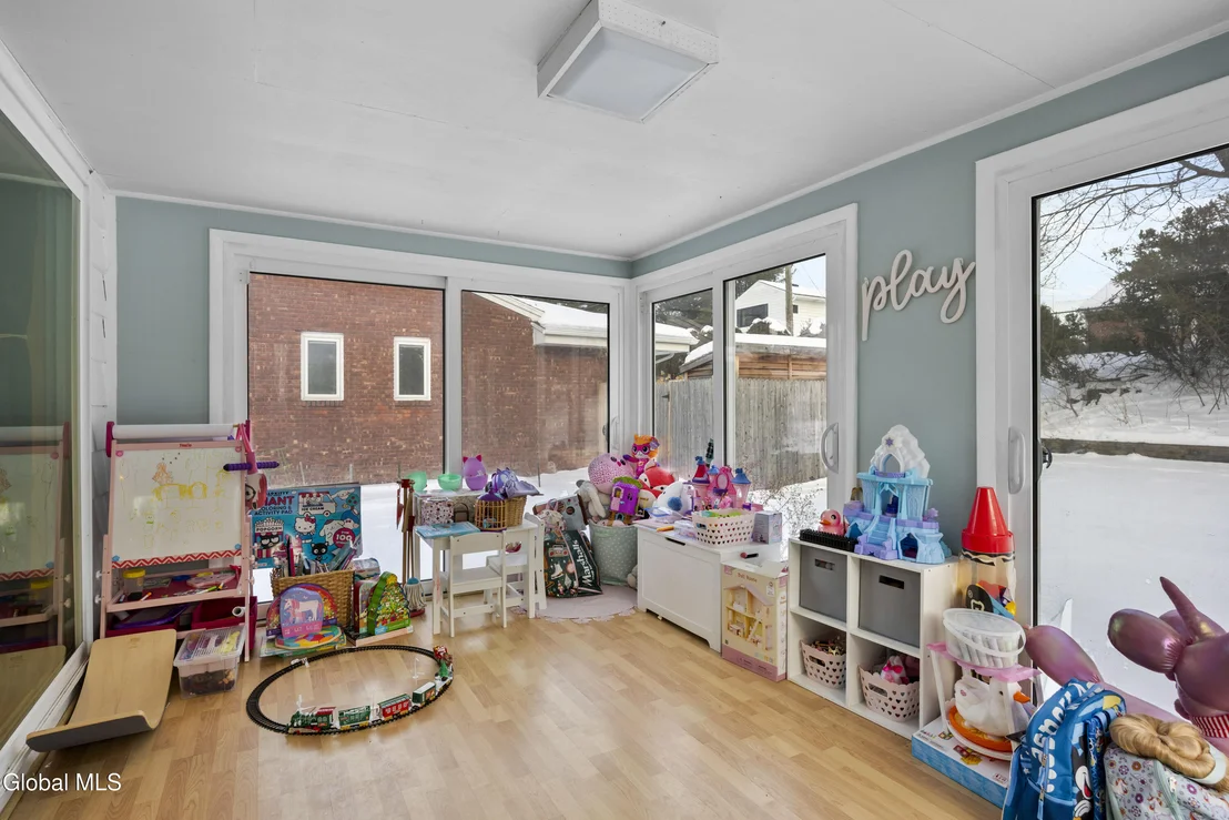 Photo of 27 Davis Avenue
