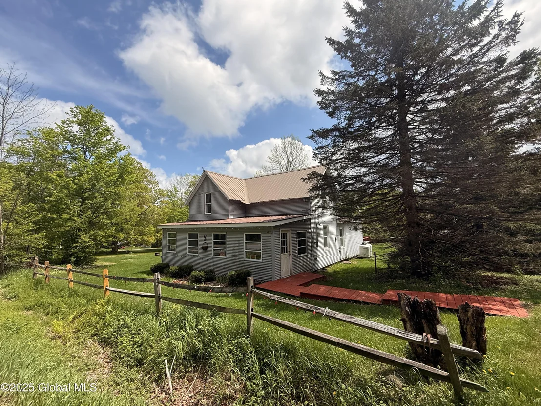 Photo of 9012 Graphite Mtn Road