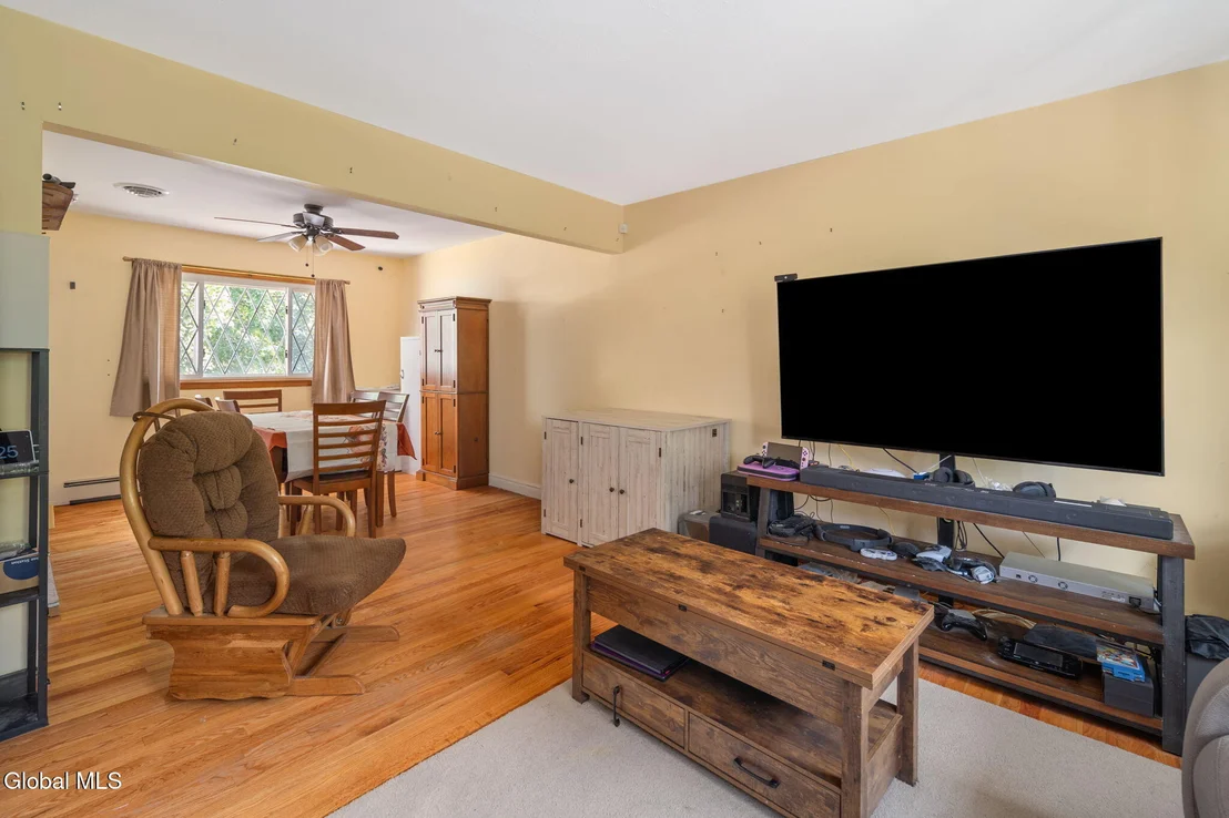 Photo of 1358 Maple Hill Road