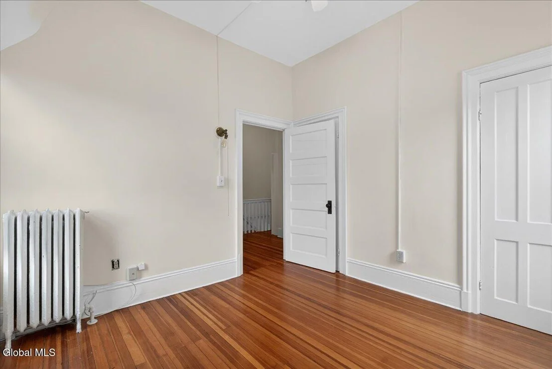 Photo of 121 Maple Avenue