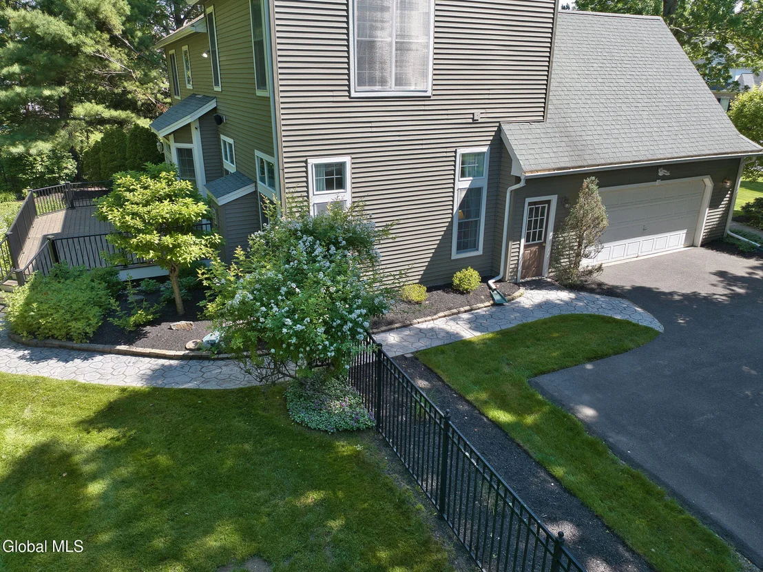 Photo of 10 Whitestone Way