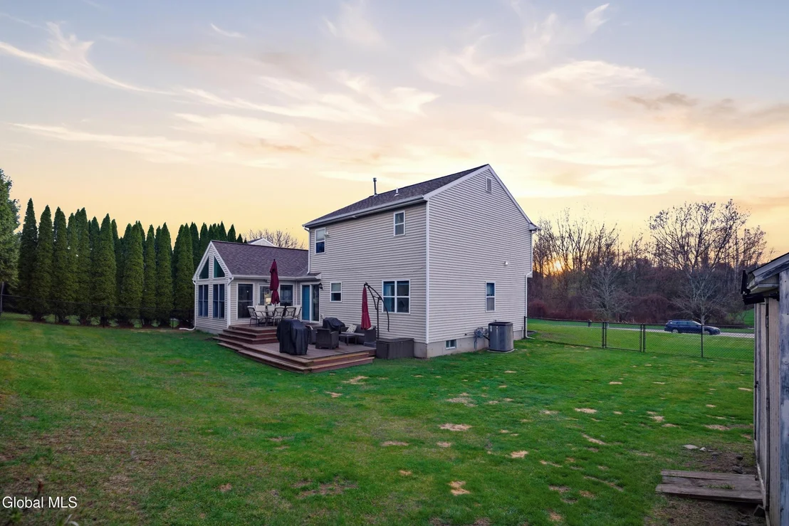 Photo of 208 Springdale Way
