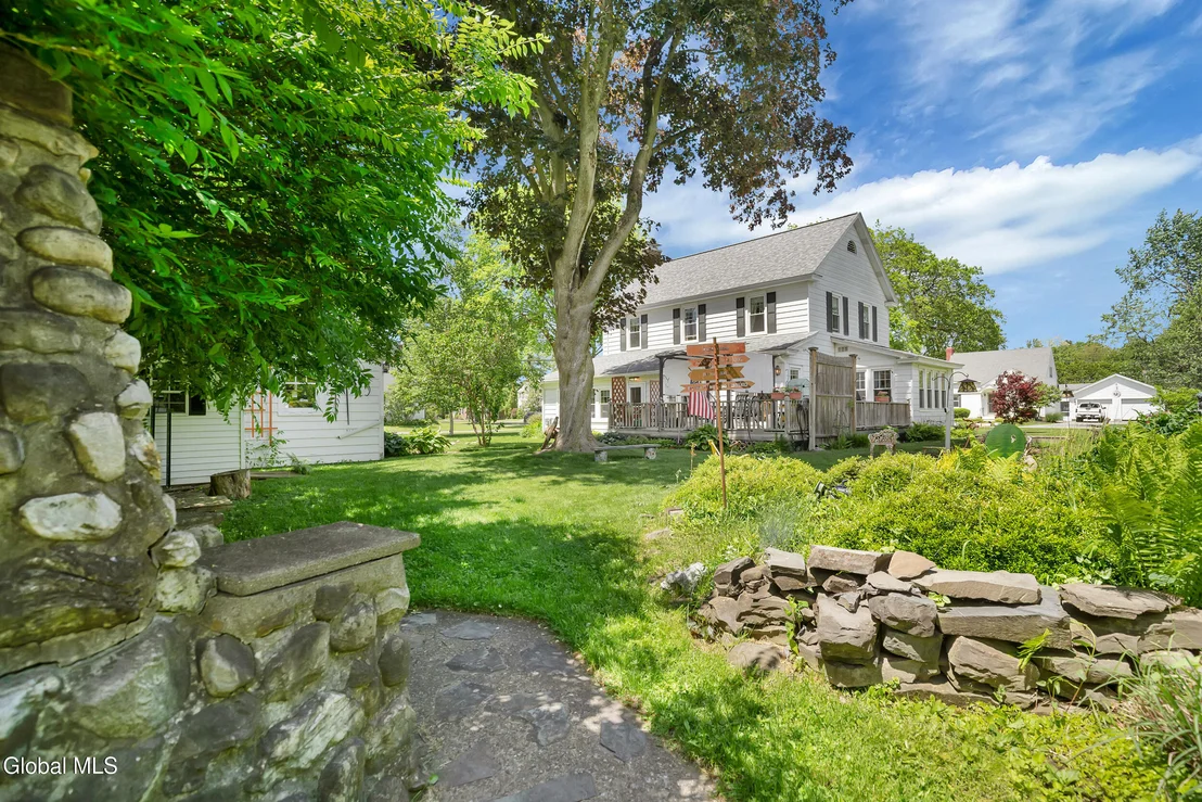 Photo of 723 Sanders Avenue