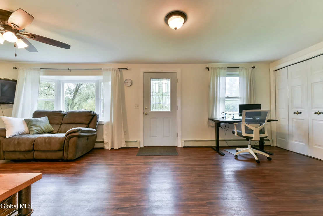 Photo of 455 Middle Road