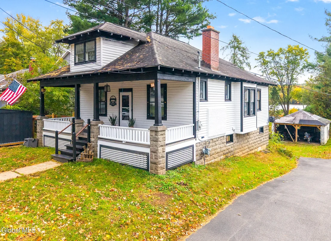 Photo of 246 Riverside Place