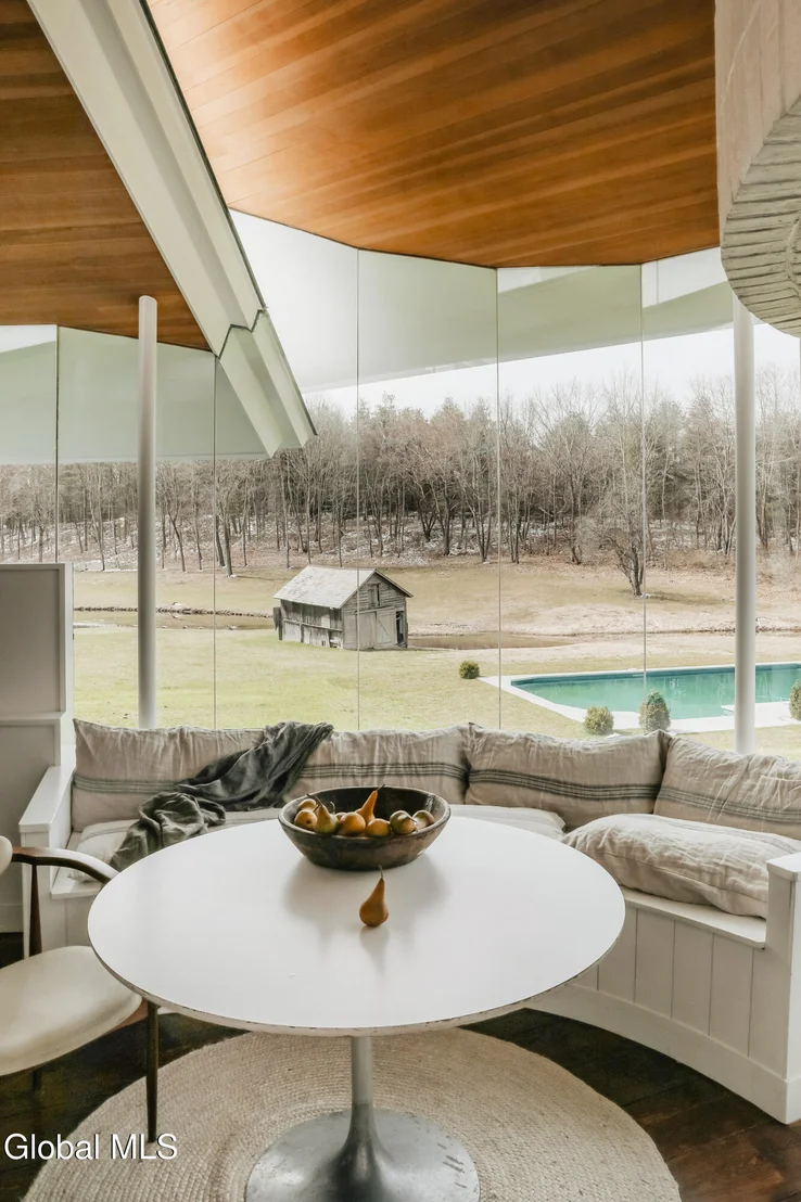 Photo of 433 Rapp Road