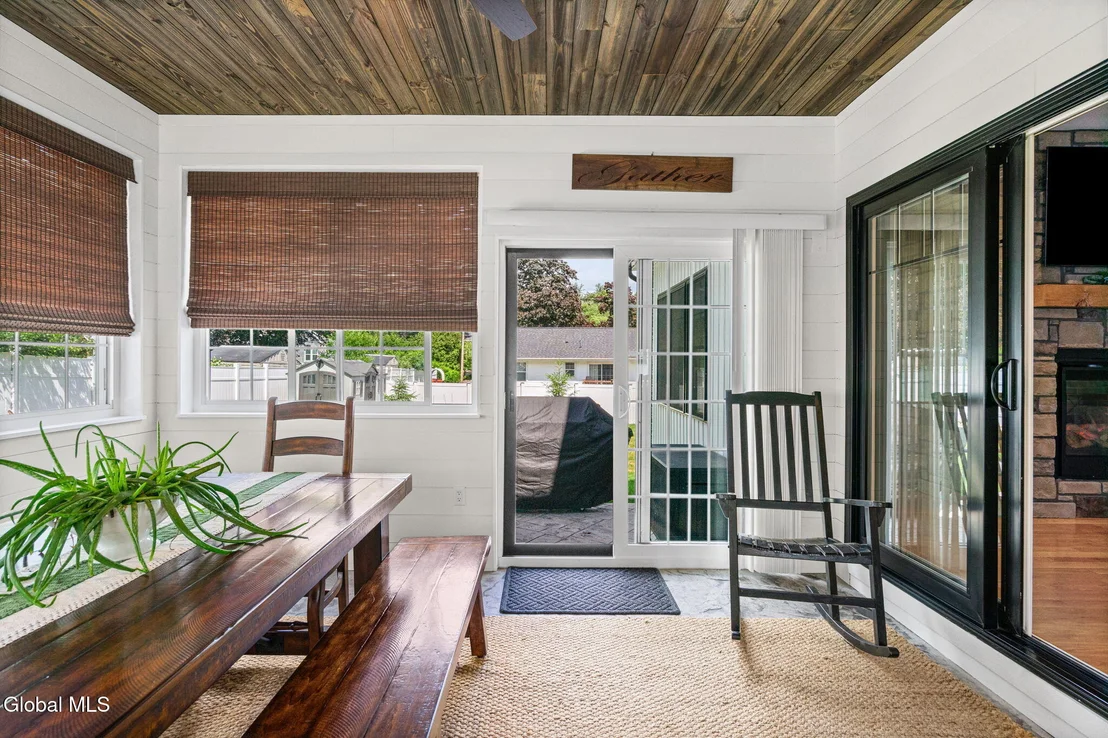 Photo of 1 Londonderry Way