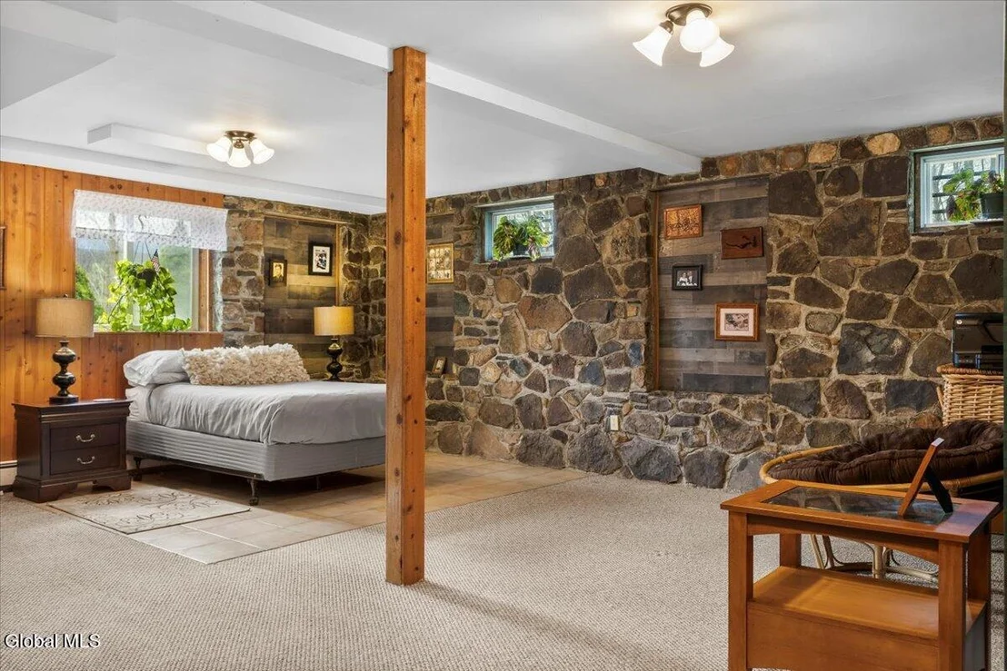 Photo of 858 Stone Bridge Road