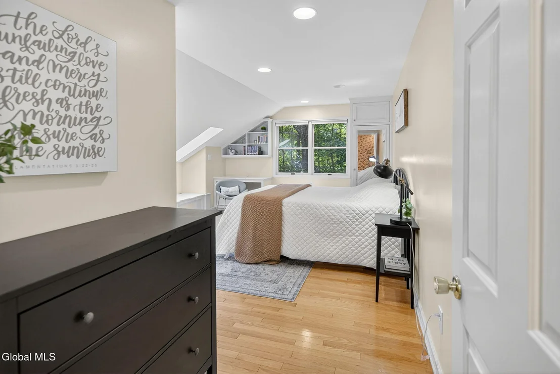 Photo of 72 Maple Road