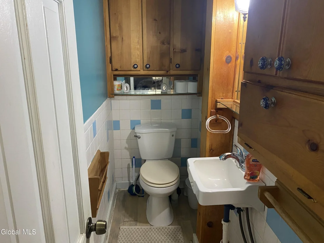Photo of 817 Holland Road