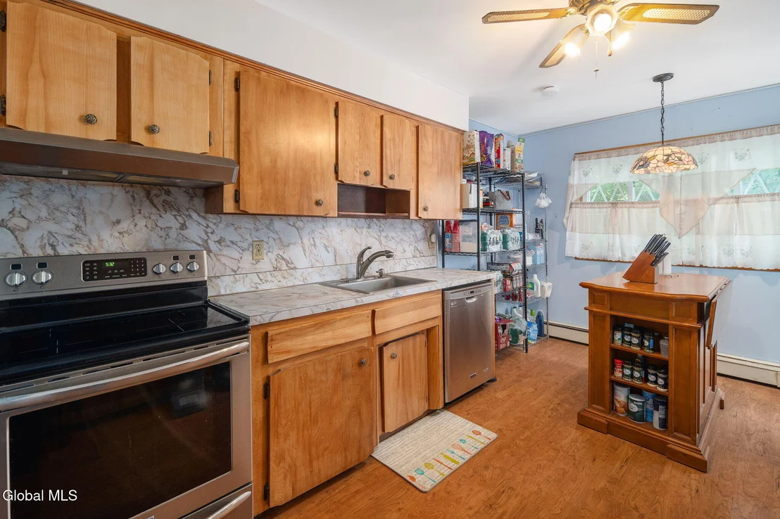 Photo of 1358 Maple Hill Road