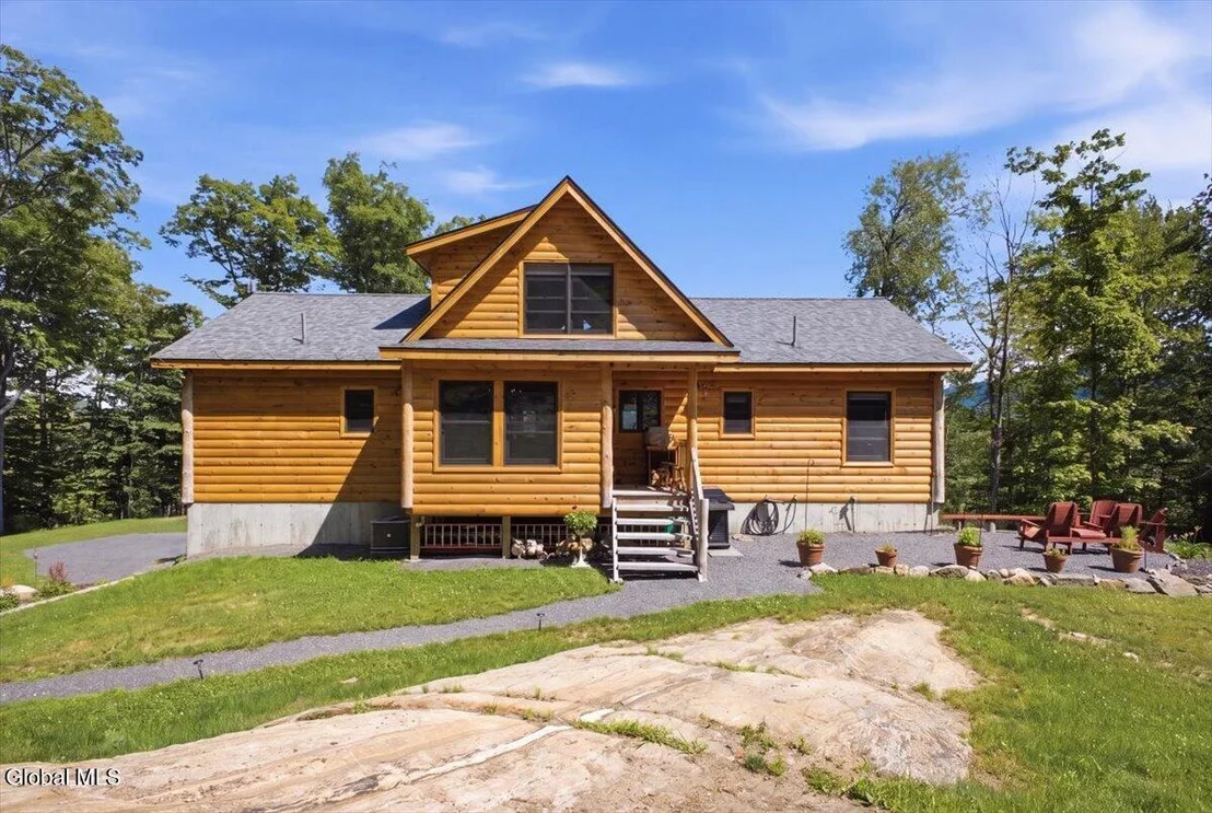 Photo of 1482 Tupper Road