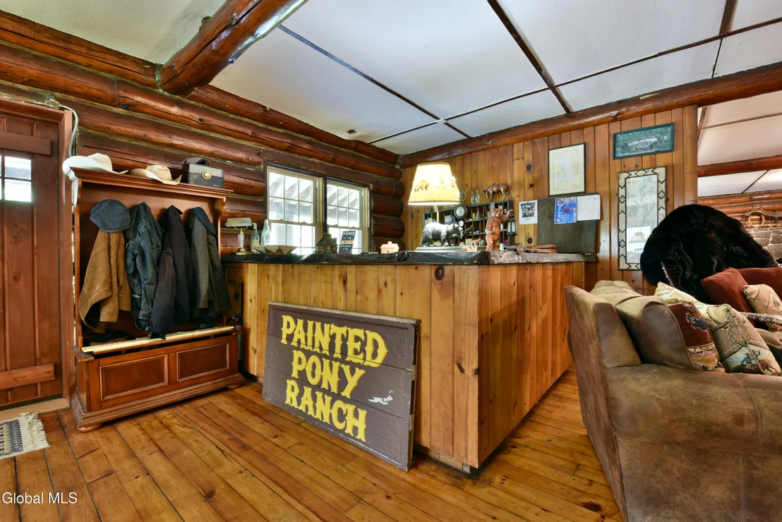 Photo of 746 Howe Road