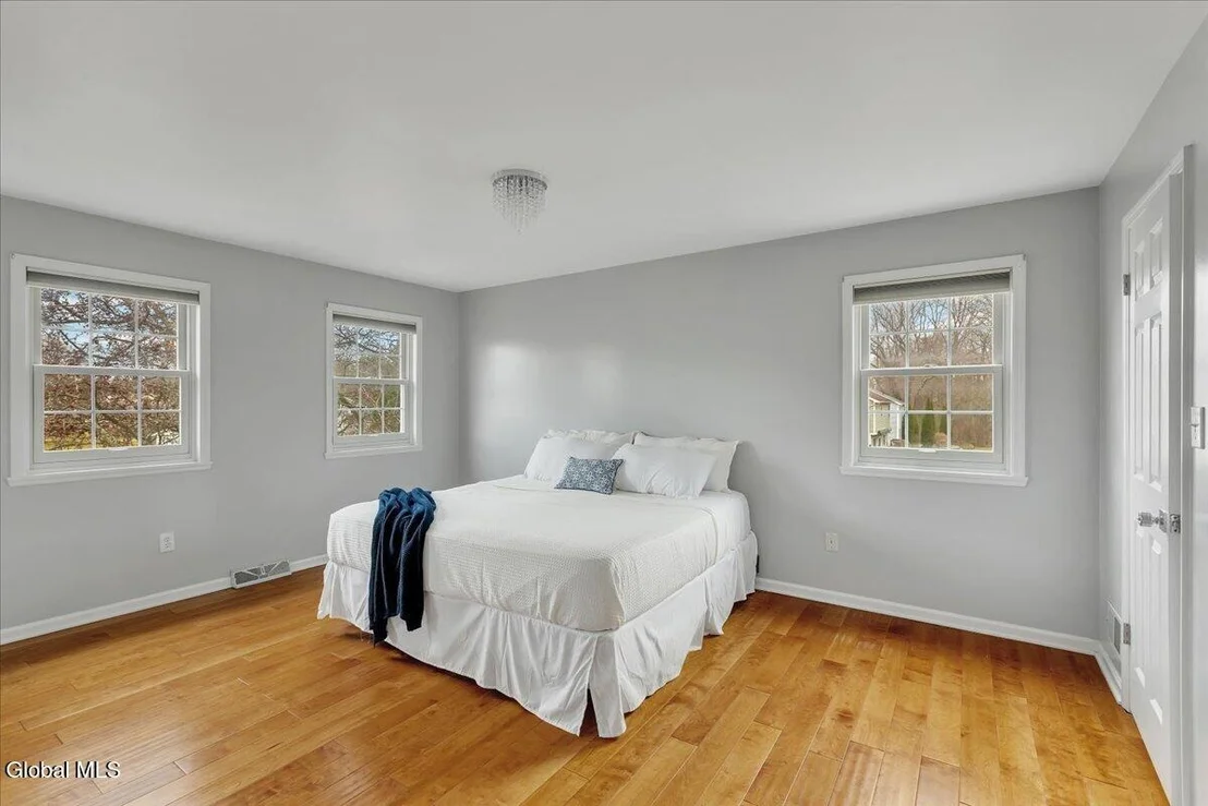 Photo of 128 Horizon Boulevard
