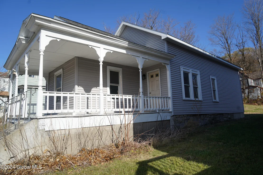Photo of 200 Broadway