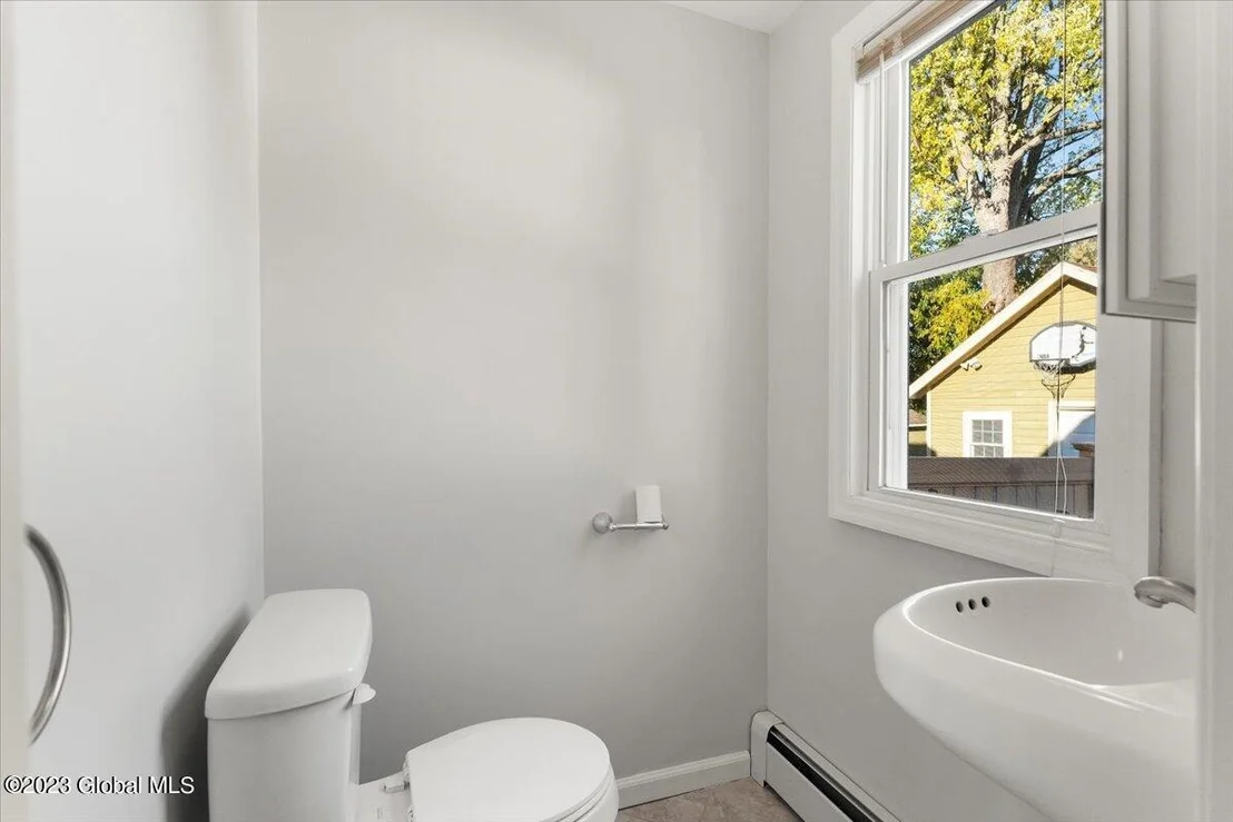 Photo of 160 6th Street