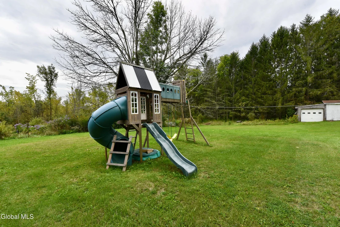 Photo of 455 Middle Road