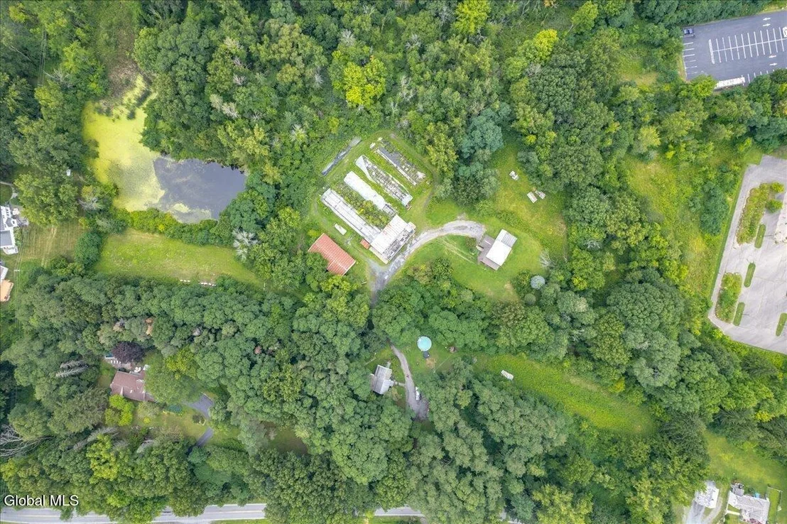 Photo of 4072 River Road