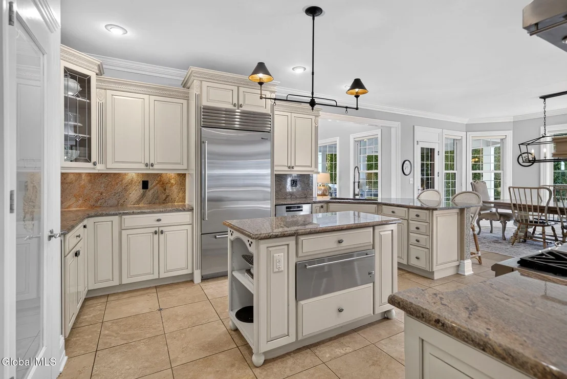Photo of 245 Menlo Park Road