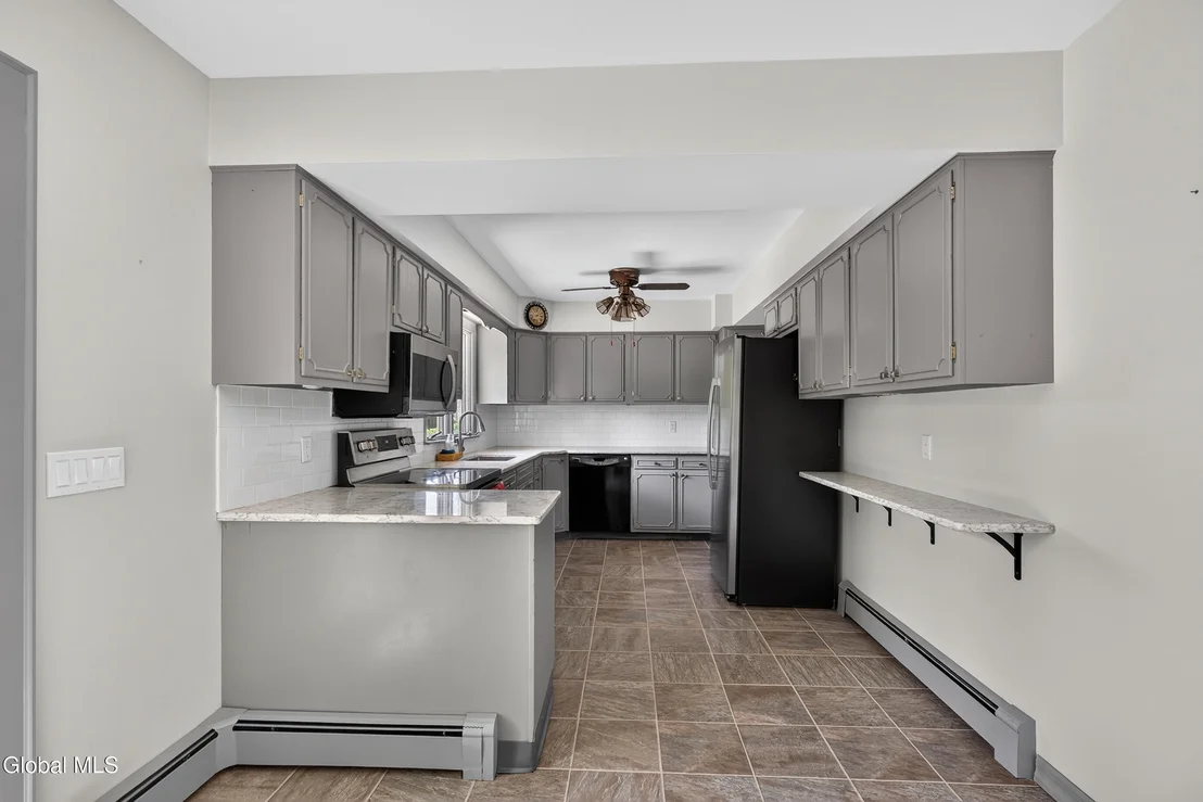 Photo of 137 Mammoth Spring Road