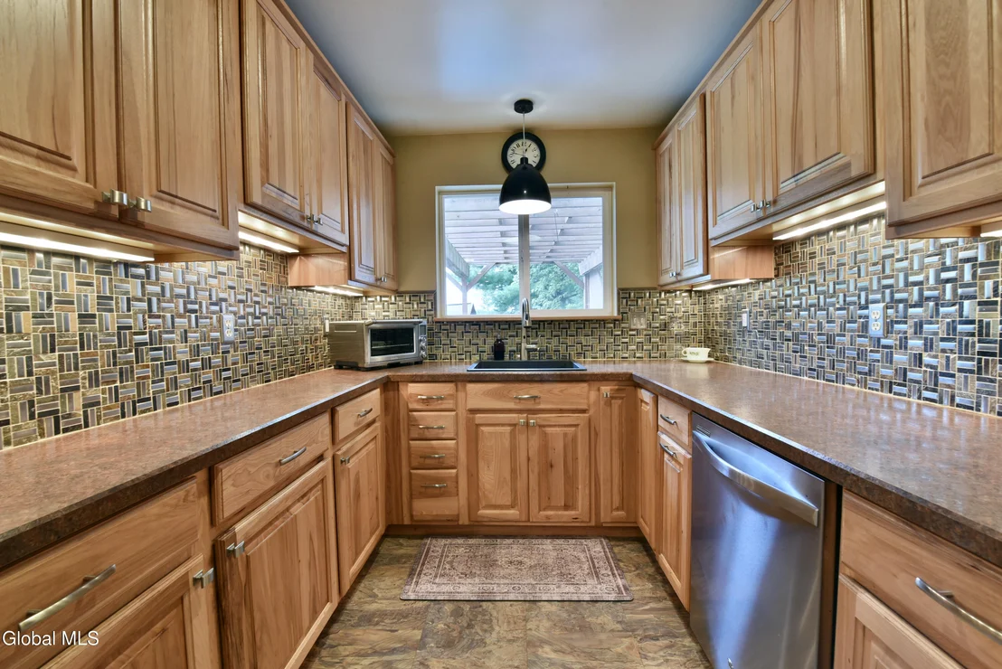Photo of 87 Lasher Road
