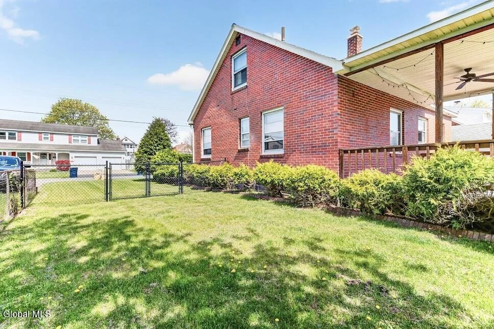 Photo of 2522 Van Dyke Avenue