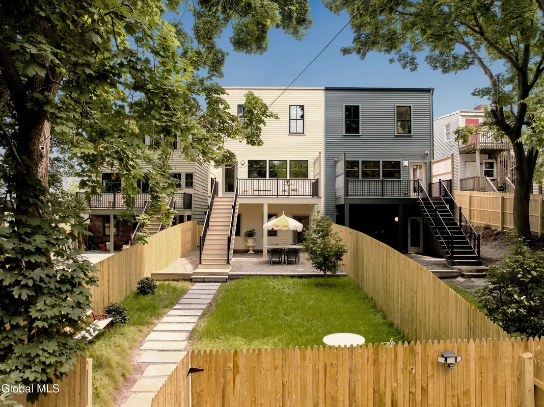 Photo of 309 State Street