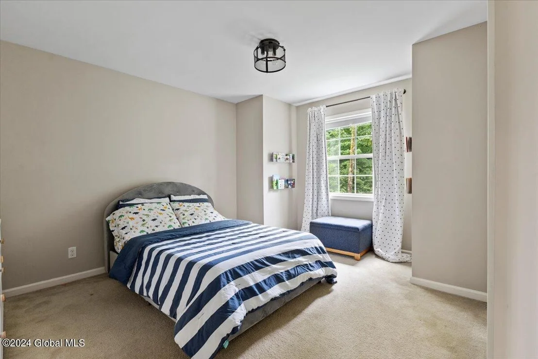 Photo of 927 Mac Arthur Drive