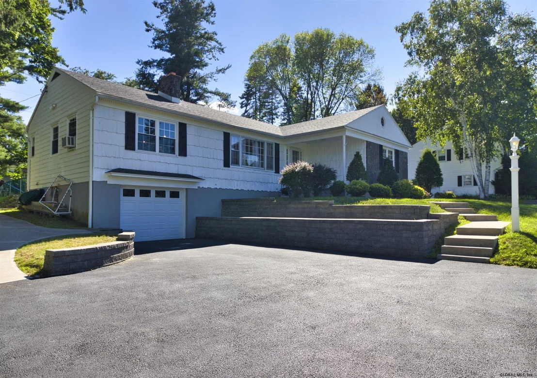 Photo of 2158 RIVER Road