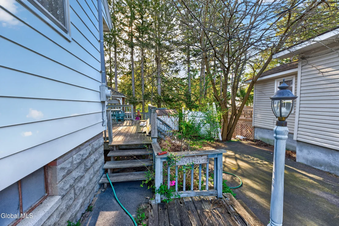 Photo of 1450 Baker Avenue