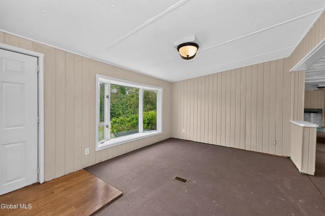 Photo of 683 Knickerbocker Road