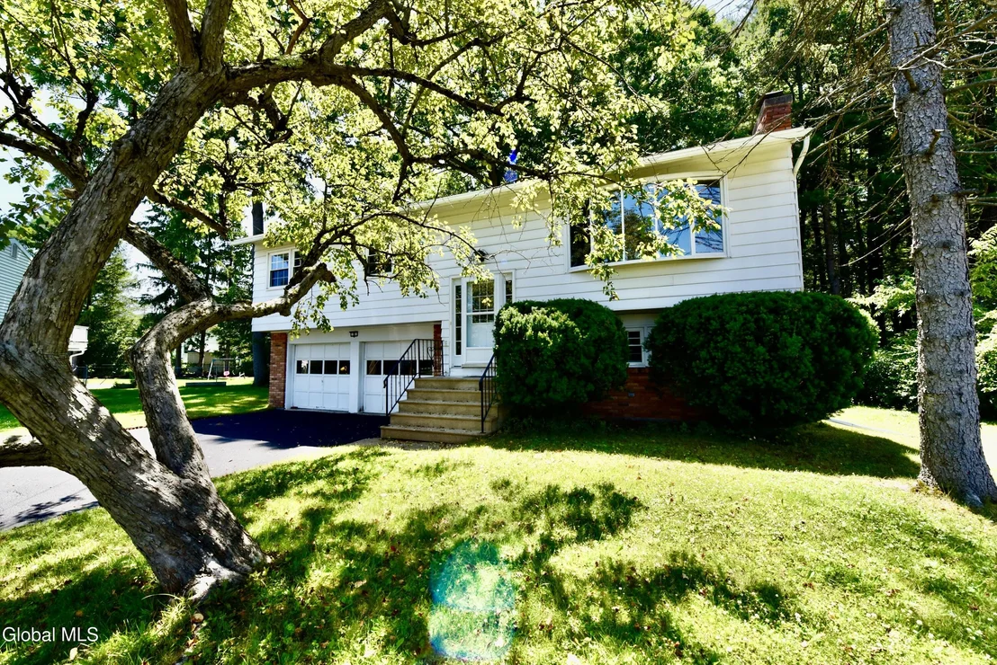 Photo of 4 Cedar Court