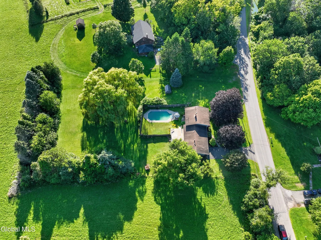 Photo of 137 Mammoth Spring Road