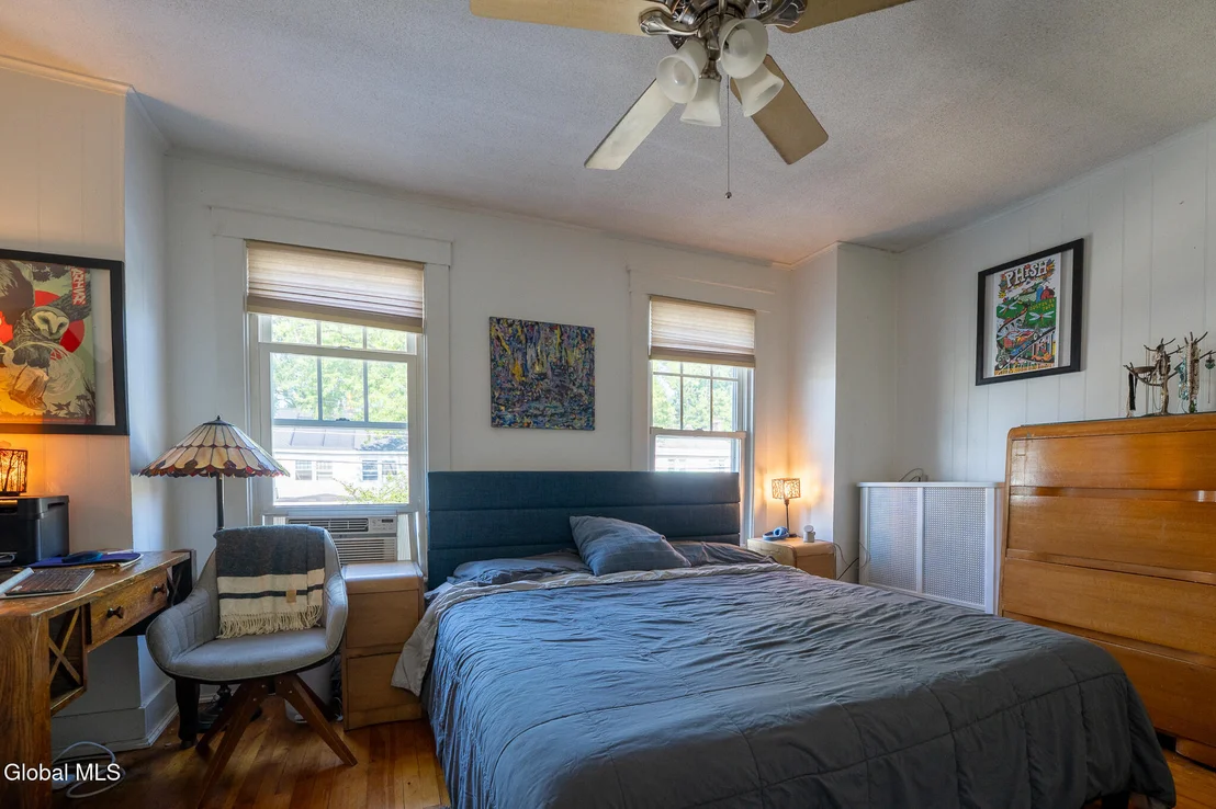 Photo of 20 Forest Avenue