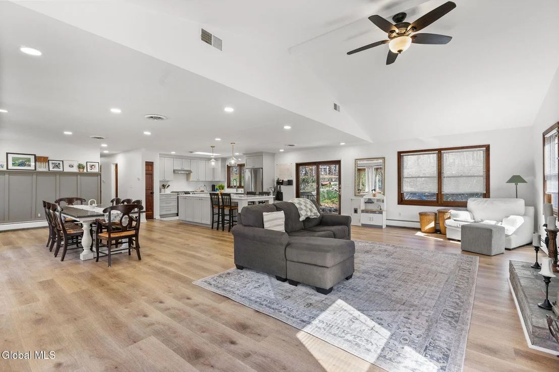 Photo of 19 Crown Point
