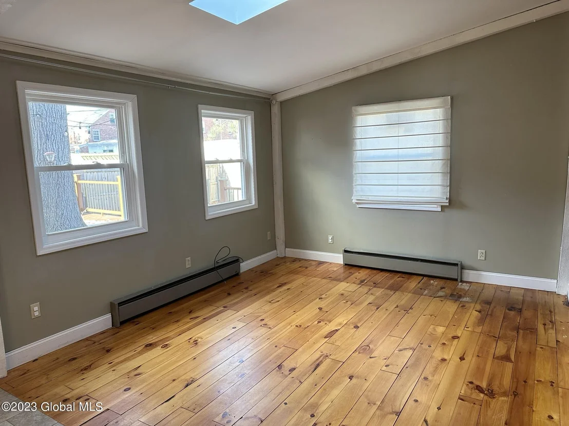 Photo of 14 Berncliff Avenue