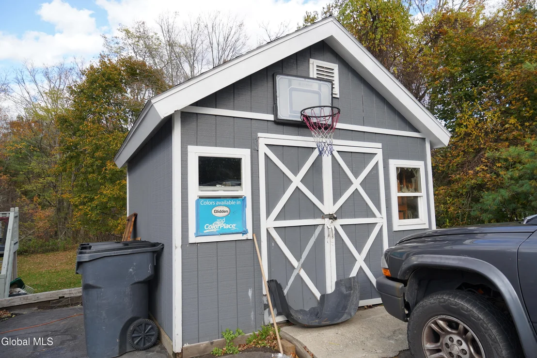 Photo of 552 Mountain Avenue