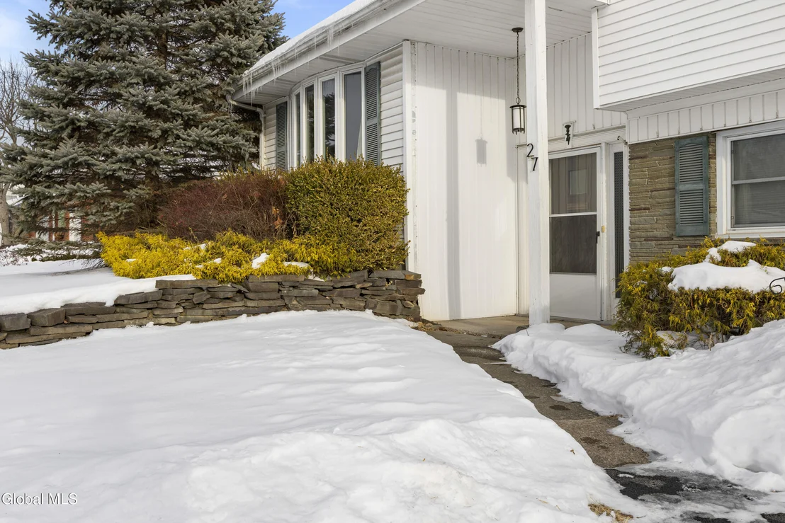Photo of 27 Davis Avenue