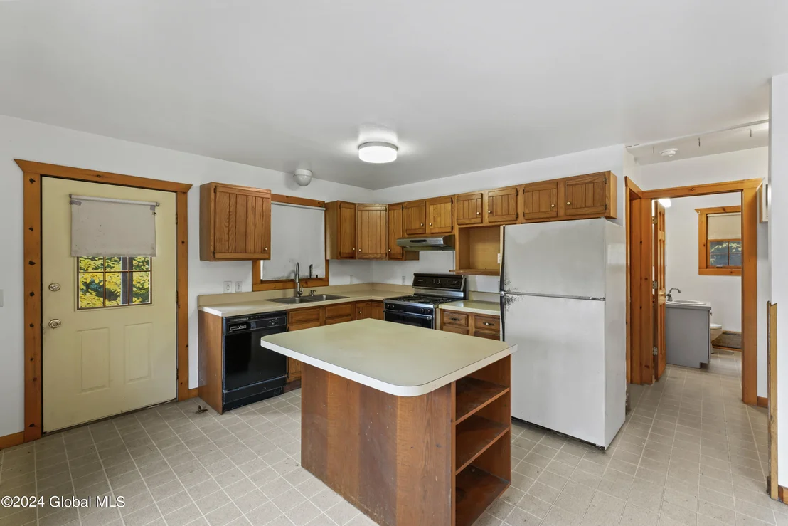 Photo of 680 Taborton Road