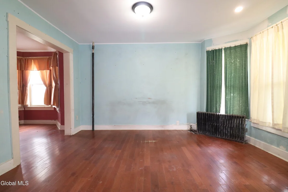 Photo of 10 Daggett Terrace