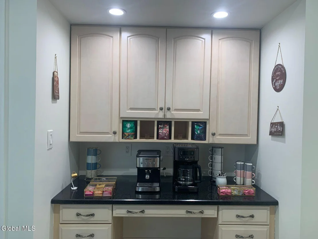 Photo of 2820 Balltown Road