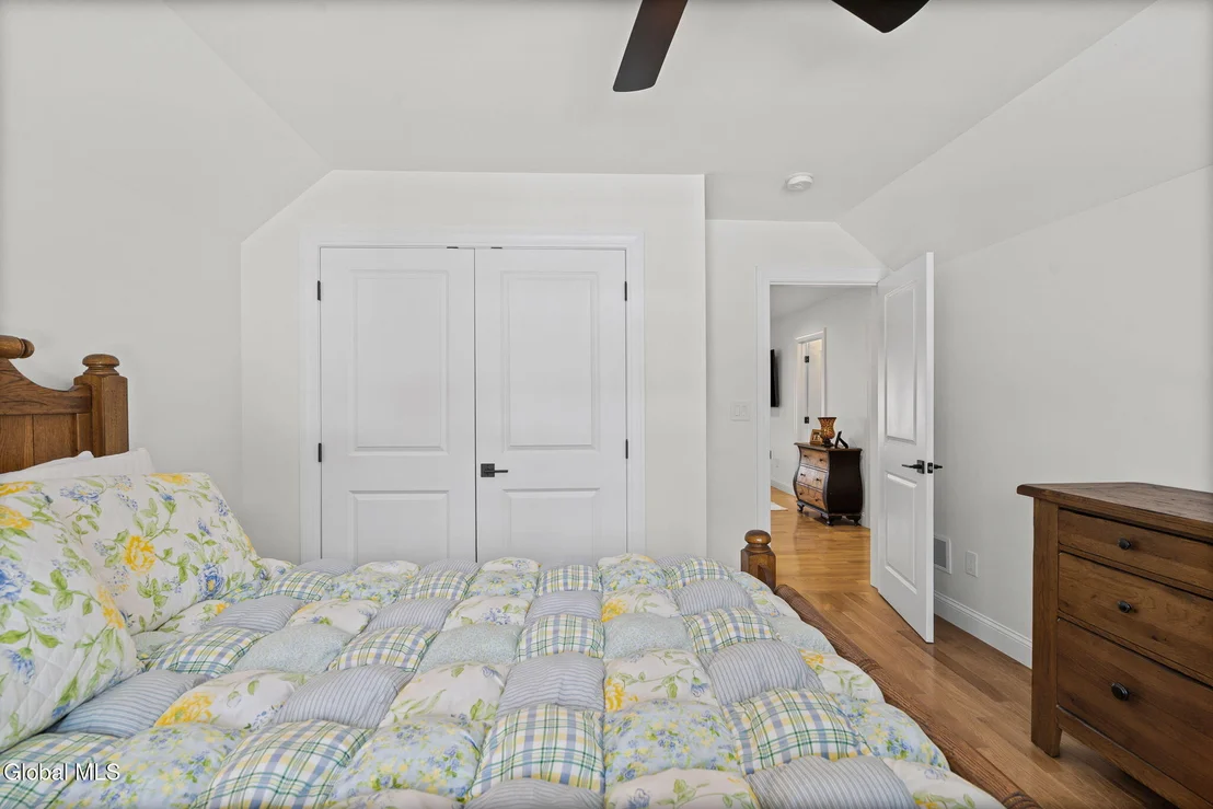 Photo of 1 Londonderry Way