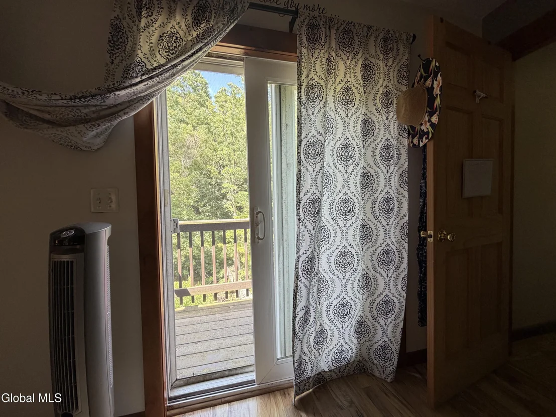 Photo of 24 Lakeview Avenue