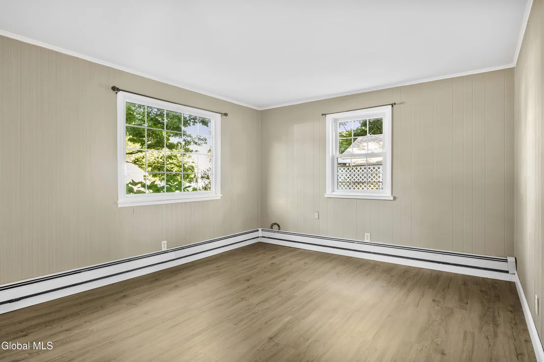 Photo of 1083 Inner Drive