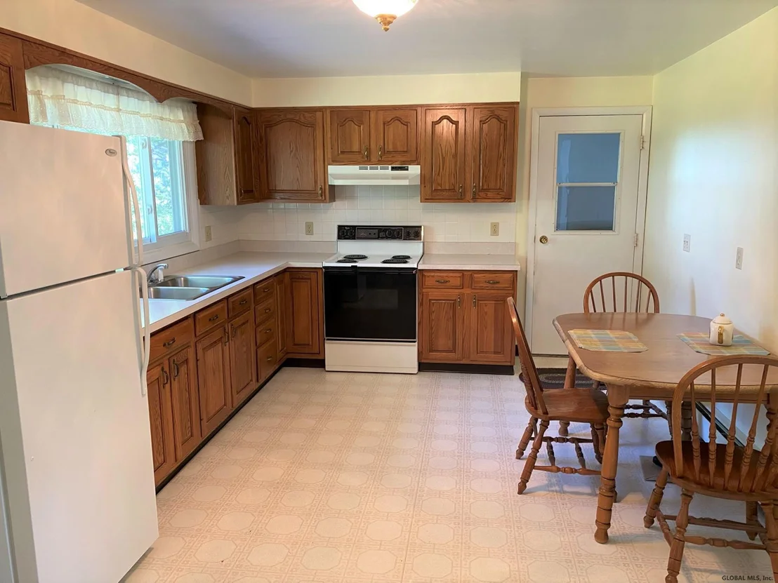 Photo of 51 MANCHESTER Drive